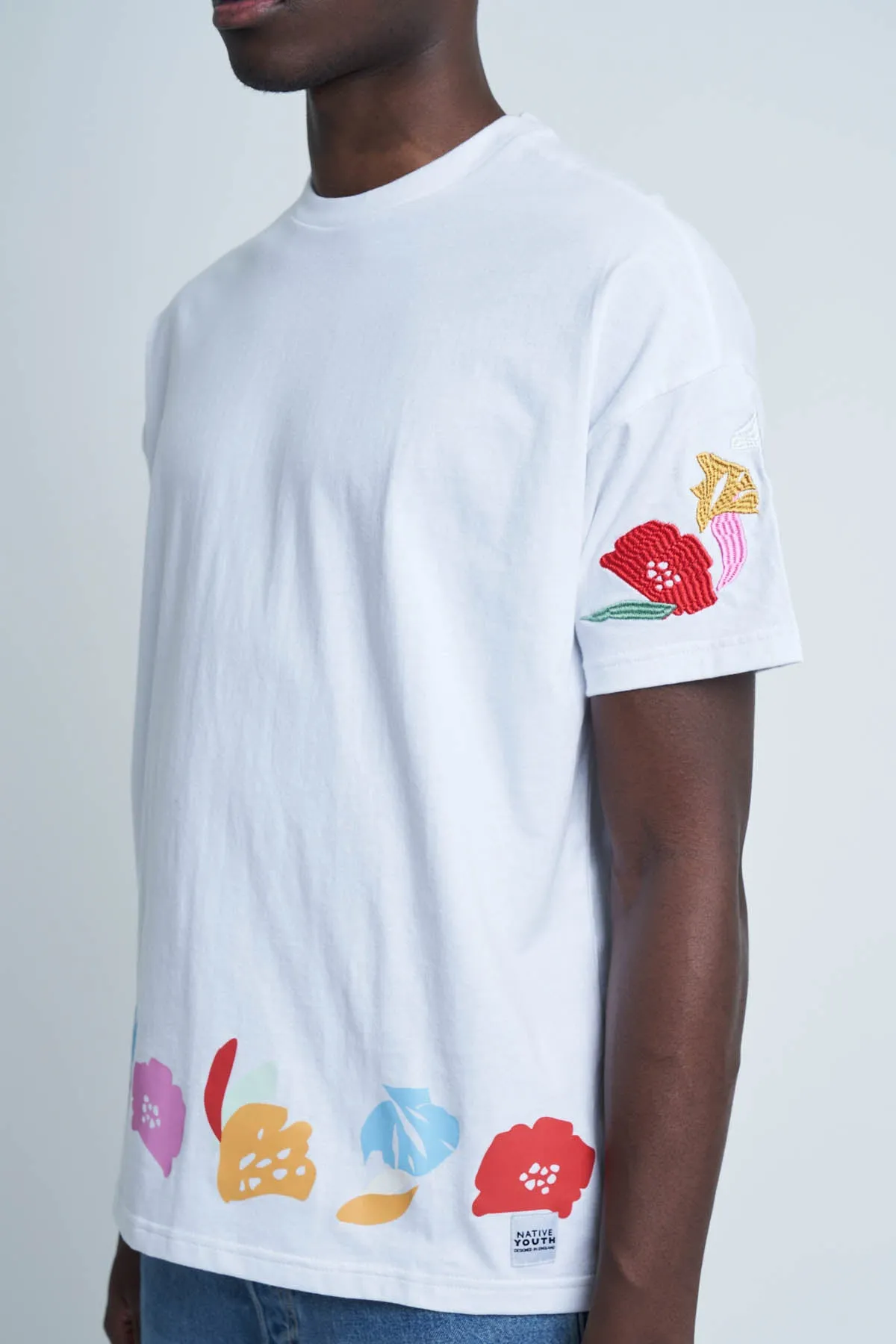 COUPAGE RELAXED FIT T-SHIRT WITH EMBROIDERED SLEEVE