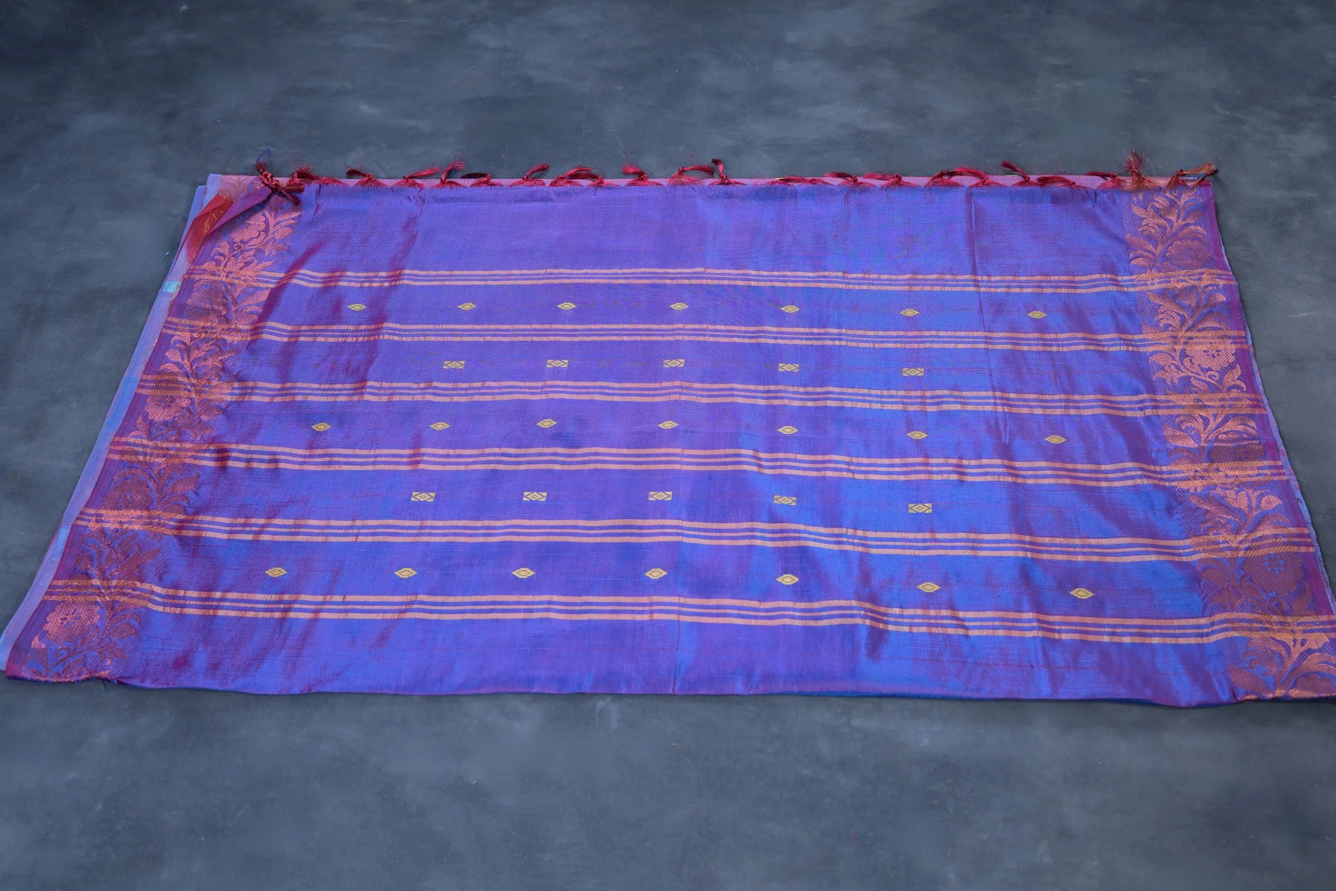 Handcrafted Vaazhai Naar Saree with Luxe Copper Zari Border