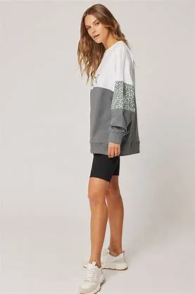 Peta Sweater grey leopard Cartel & Willow