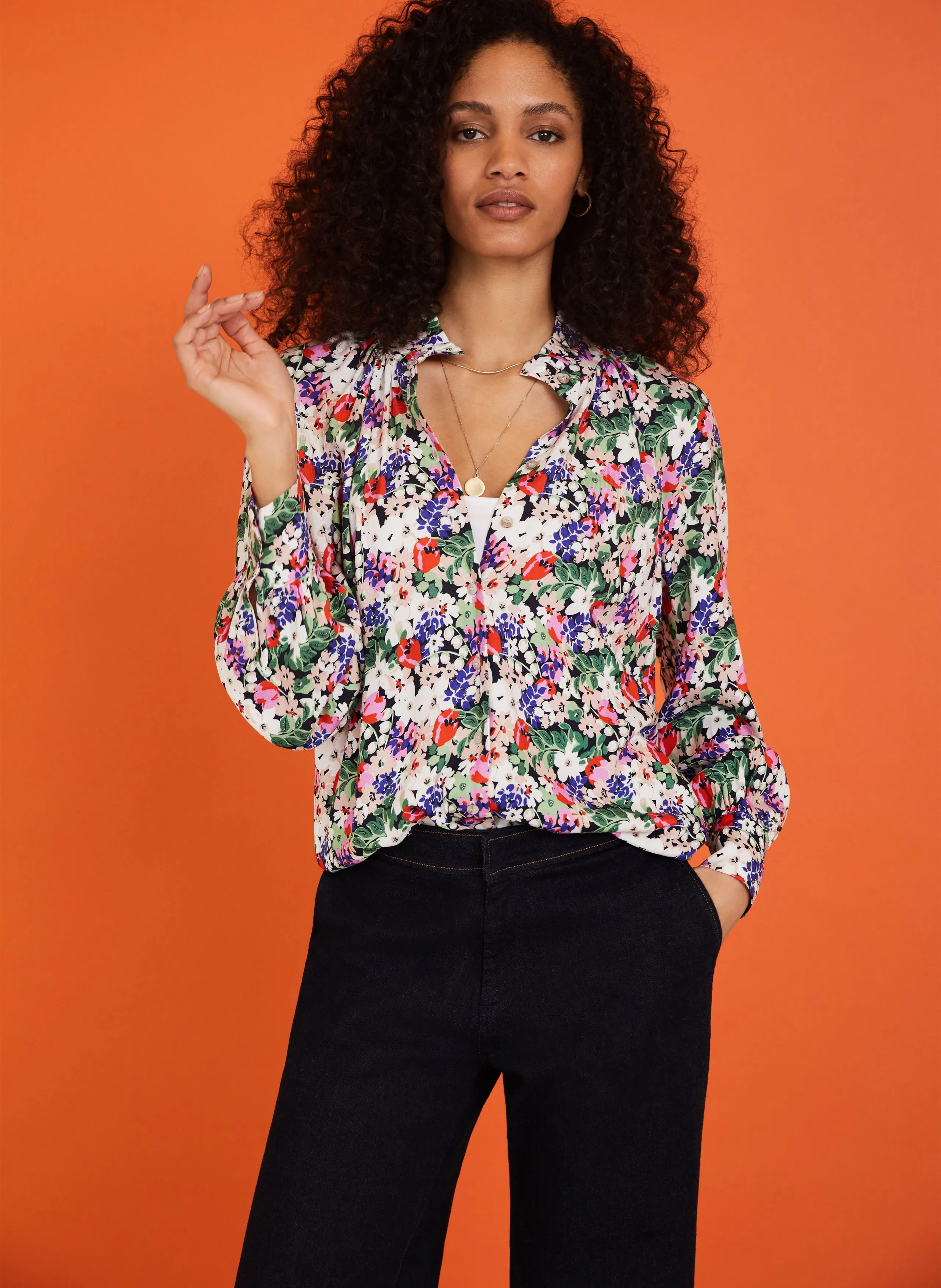 RENT - Olivia Blouse with Livaeco